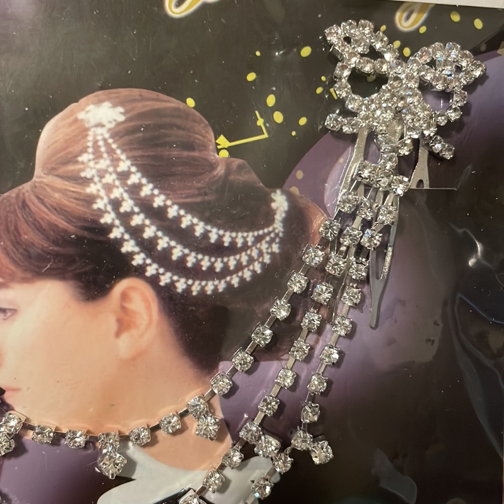 🦋 Butterfly hair clips with dangling clear rhinestones - Picture 3 of 3